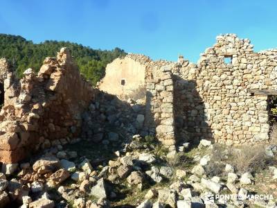 Alto Mijares -Castellón; Puente Reyes; montejo de la sierra pueblos cercanos a madrid  tejos ropa s